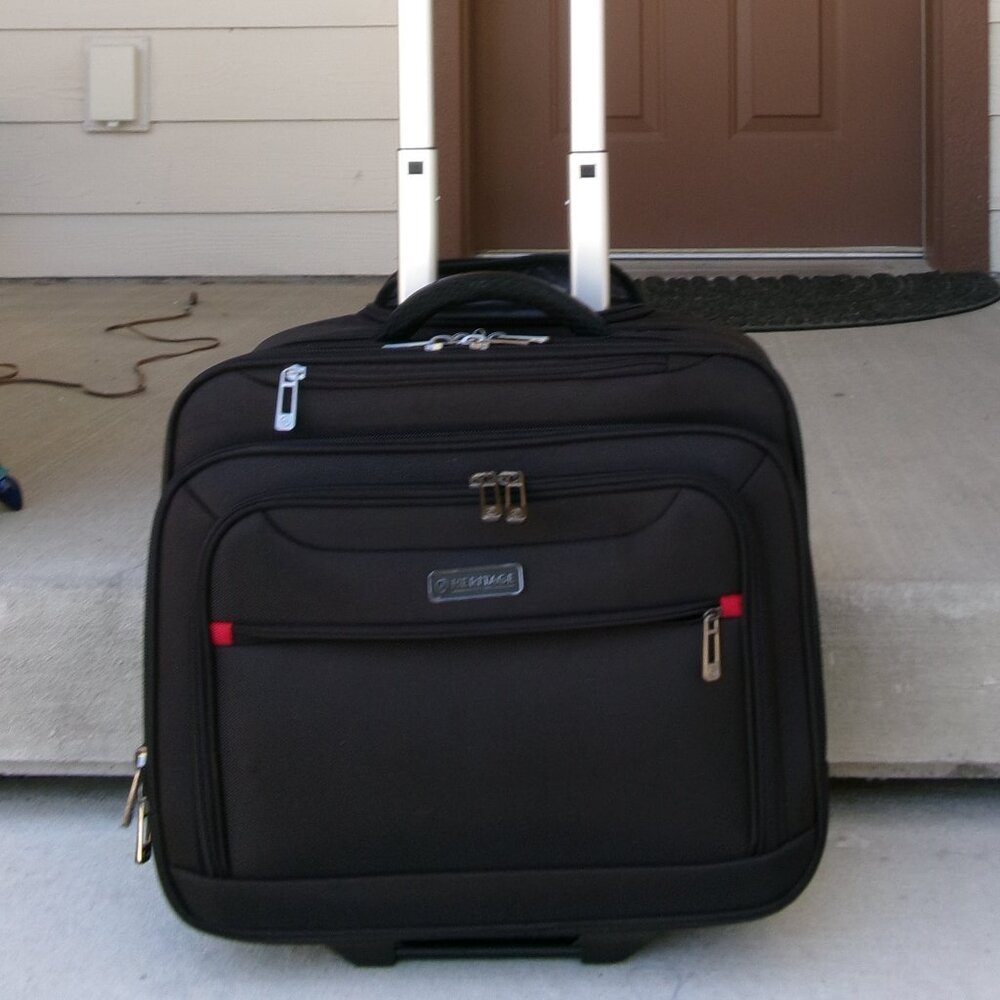 GENTLY USED, HERITAGE, BLACK/GRAY, ROLLING, COMPUTER TRAVEL BAG